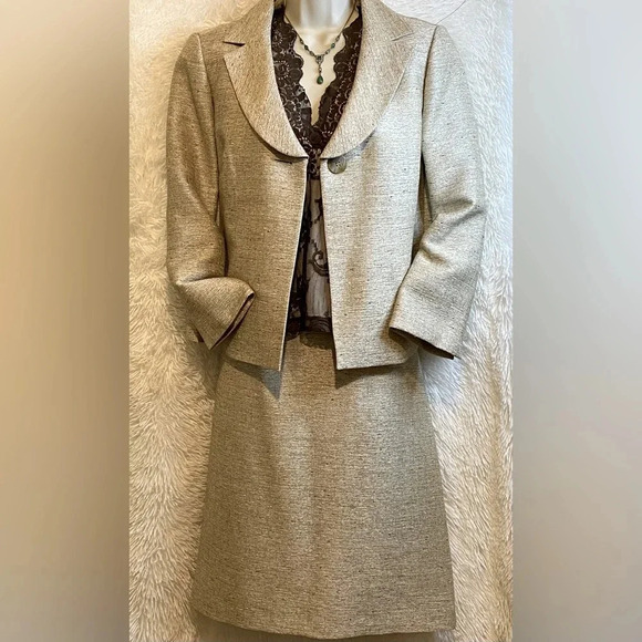 Kasper Jackets & Blazers - NWT Kasper Light Brown/ beige Three pieces Skirt Suit. Size 10 PETITE.